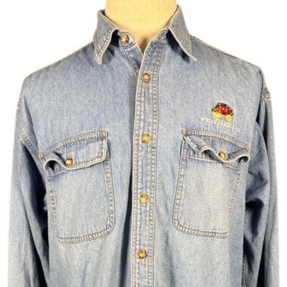 Sun Belt Denim Mens Wells Fargo Stagecoach Embroidered Button Down Shirt Large